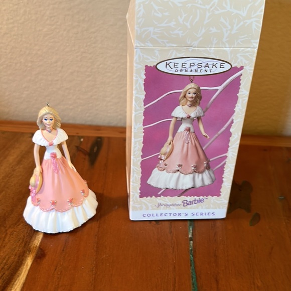 Hallmark collector Series Springtime Barbie - Picture 5 of 5